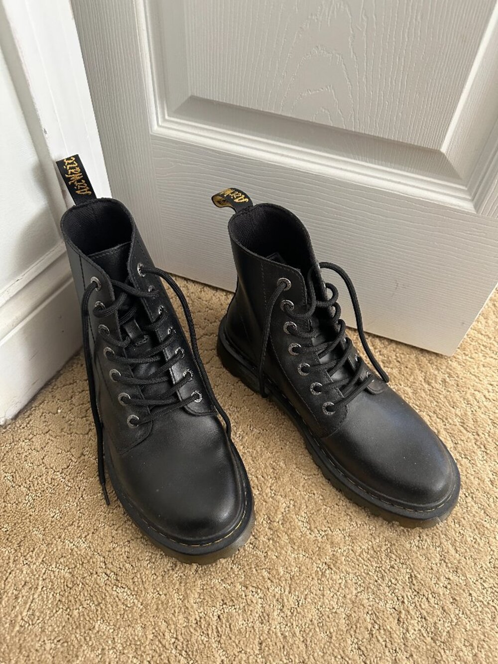 NEW Dr. Martens Luana Leather Combat Boots (Size 9)
